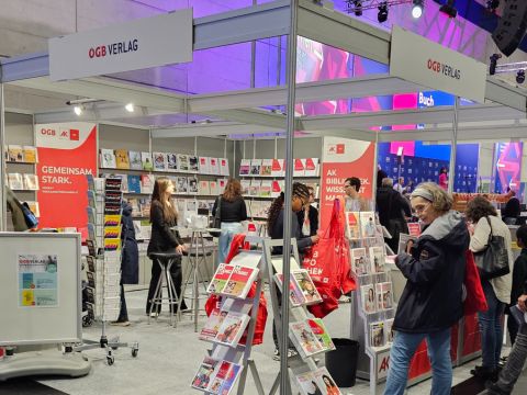 Bild vom Stand des ÖGB-Verlags auf der Buch Wien 2025